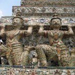 Temple Wat Arun et ses apsara (danseuses divines)