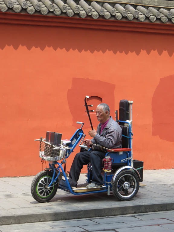 Un joueur de Erhu