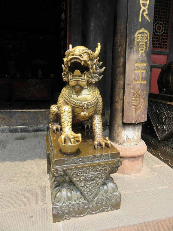 Temple Wenshu - un lion gardien