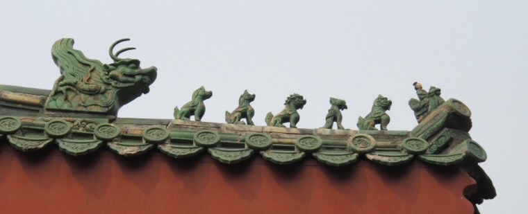 Temple des Lamas, sculptures du toit