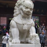 Mont Emei, lion gardien