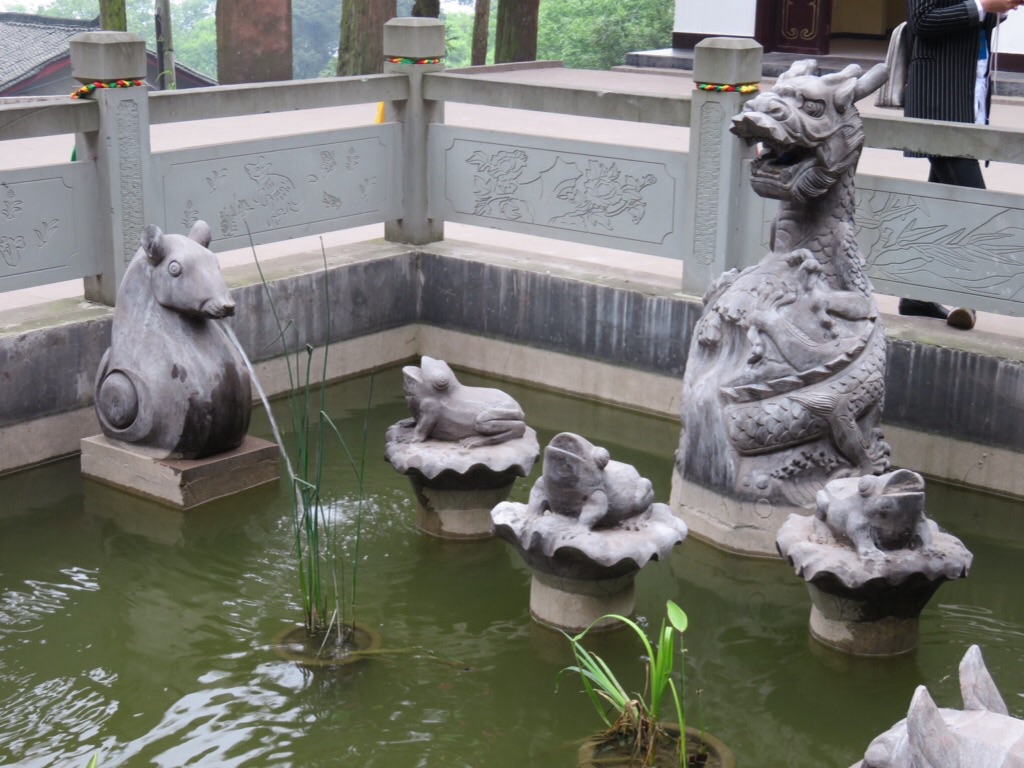 Mont Emei, fontaine